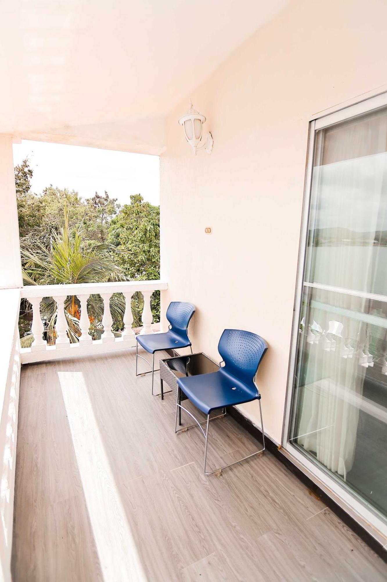 Hotel Villa Del Lago Flores Zewnętrze zdjęcie